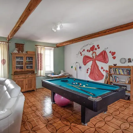 5 Bedroom Awesome Home In Lamporecchio * Lamporecchio